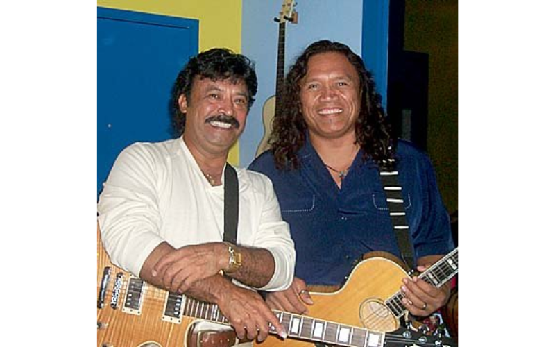 Cecilio & Kapono